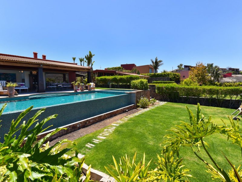 Villa 1